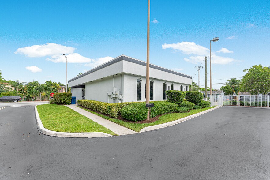 More Photos Of 330 Davie Blvd, Fort Lauderdale Office For Sale