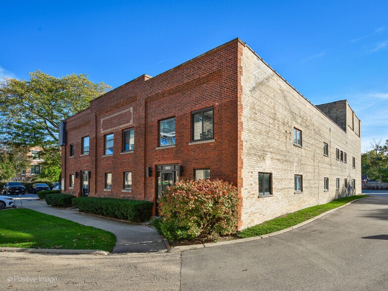 More Photos Of 660 LaSalle Pl, Highland Park Loft Creative Space For Sale