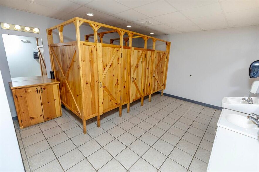 More Photos Of 12201 Albee Rd, Burt Restaurant For Sale