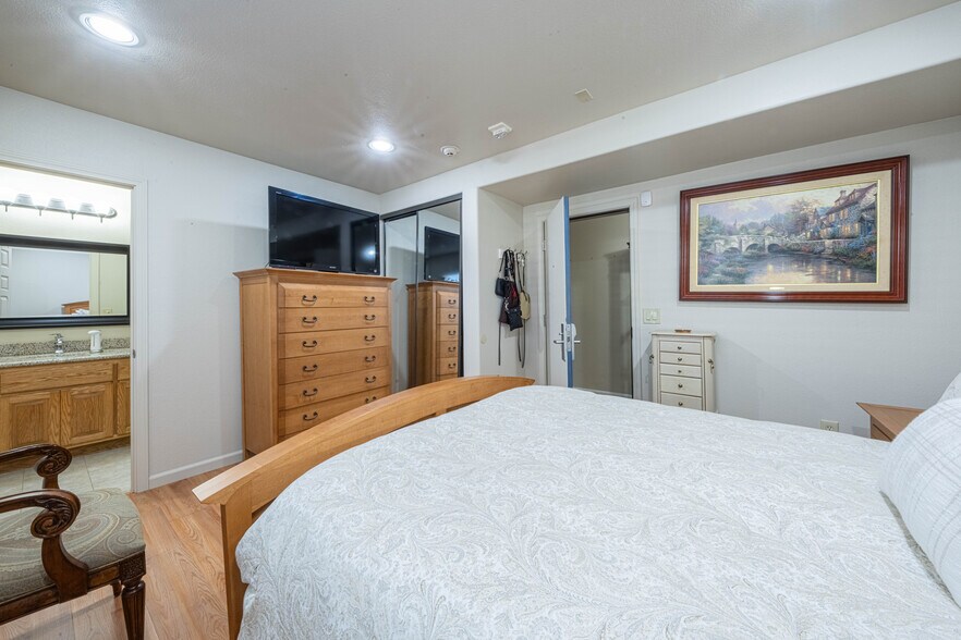 More Photos Of 6 S Wood St, Salinas Hotel For Sale