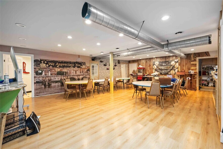 More Photos Of 5208 Noble St, Houston Specialty For Sale