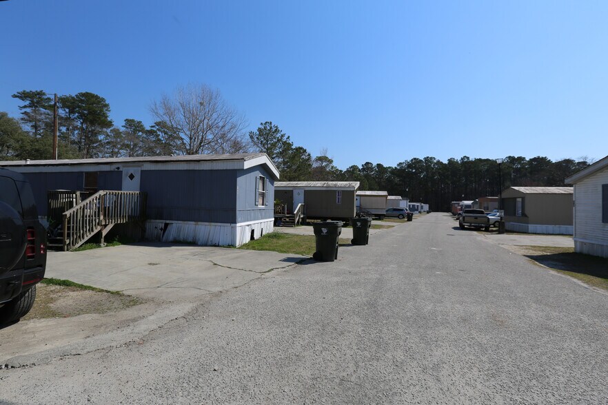 More Photos Of 306 Sundial Ln, Ladson Manufactured Housing Mobile Home Park For Sale