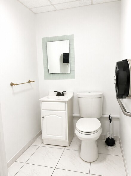 More Photos Of 3100 NW 72nd Ave, Miami Warehouse For Sale