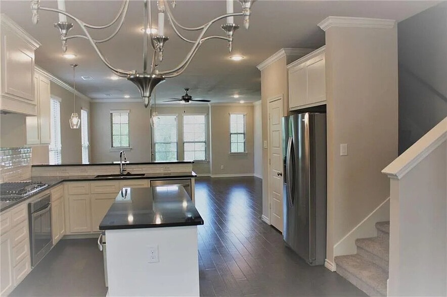 More Photos Of 2611 McCart Ave, Fort Worth Apartments For Sale