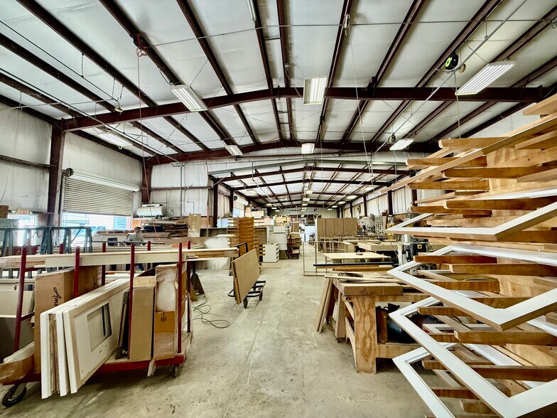 More Photos Of 2914 Kenilworth Blvd, Sebring Industrial For Sale