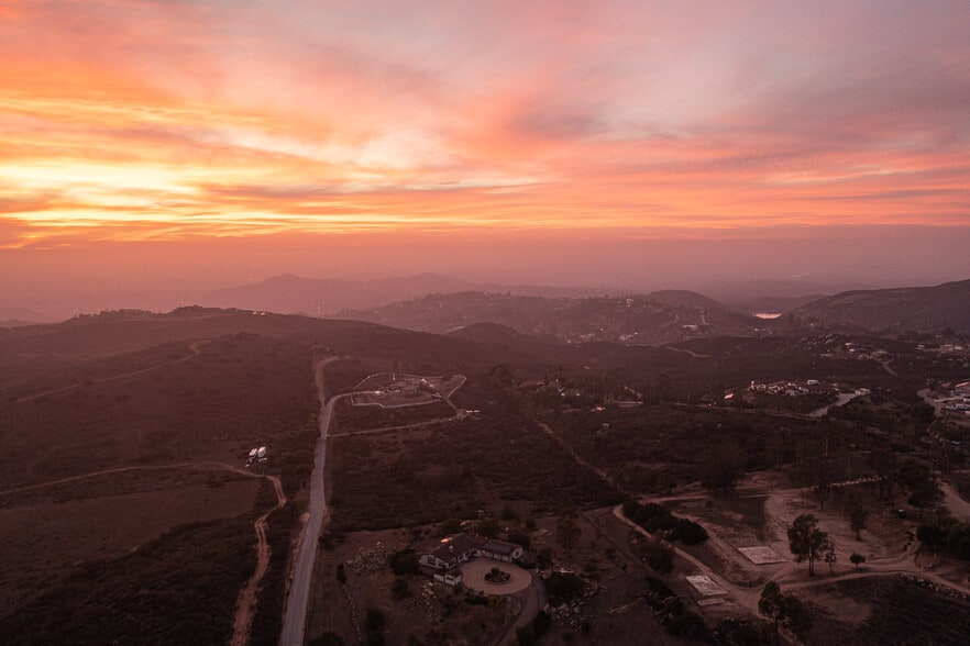 More Photos Of 15348 Running Deer Trl, Poway Manufactured Housing Mobile Home Park For Sale