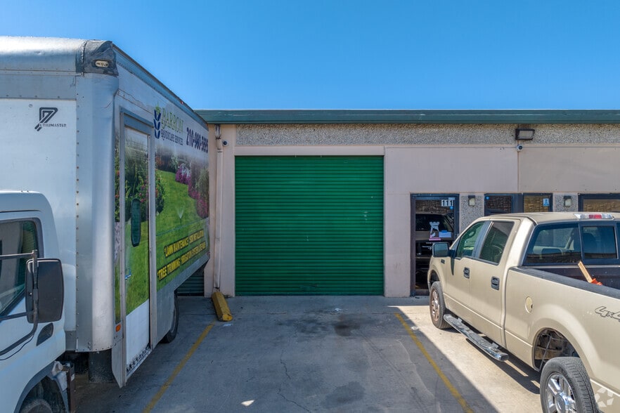 More Photos Of 10415 Perrin Beitel Rd, San Antonio Unknown For Lease