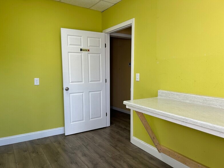 More Photos Of 527 Nantasket Ave, Hull Apartments For Lease