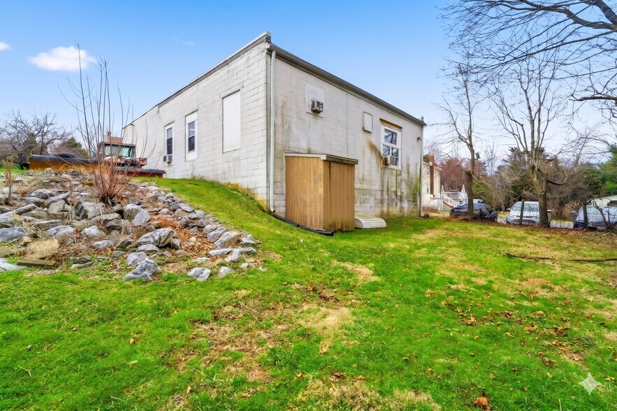 More Photos Of 16708 Frederick Rd, Mount Airy General Retail For Sale