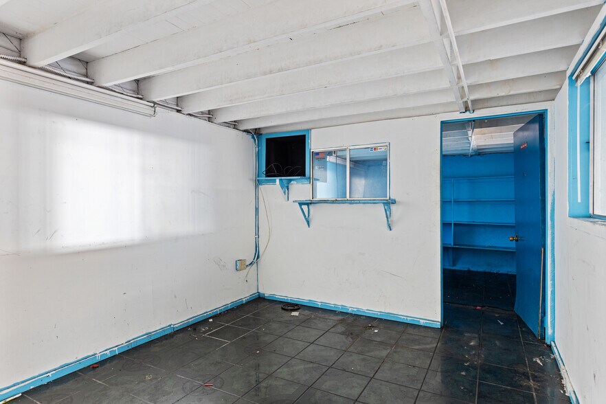 More Photos Of 1311 W Florence Ave, Los Angeles Auto Repair For Sale