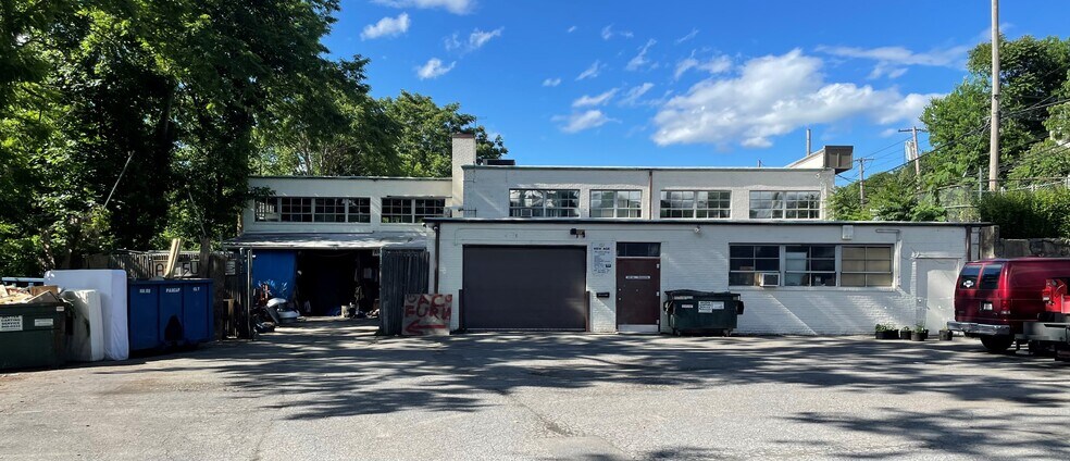 More Photos Of 77 Lafayette Ave, White Plains Light Manufacturing For Lease