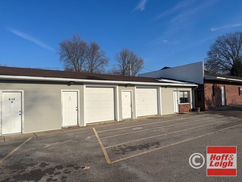 More Photos Of 338 Northeast Ave, Tallmadge Office For Lease