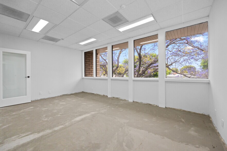More Photos Of 250 El Camino Real, Tustin Office For Lease
