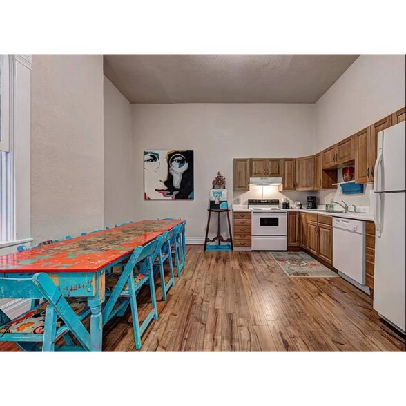 More Photos Of 117 W Harrison Ave, Guthrie Storefront Retail Residential For Sale