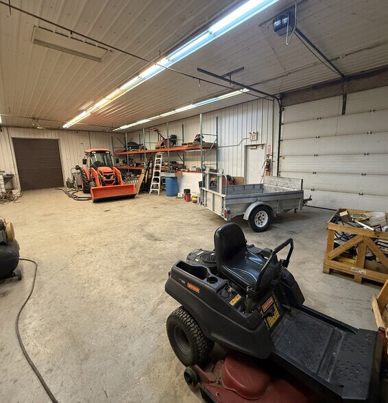 More Photos Of 383 Gunn Rd, Winnipeg Industrial For Sale