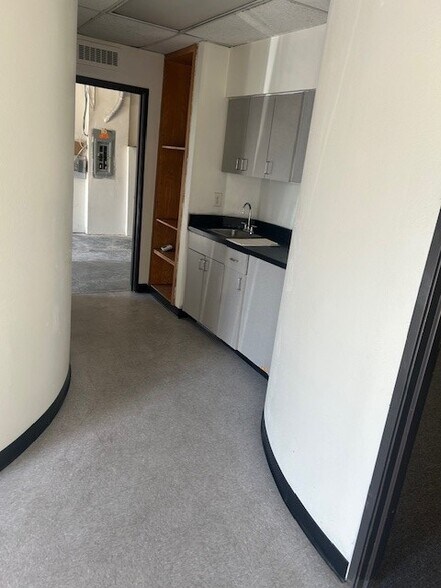 More Photos Of 20875-20881 Plummer St, Chatsworth Warehouse For Lease