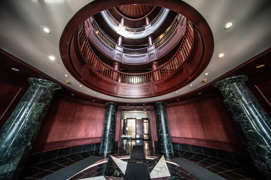 More Photos Of 100 River Place Dr, Detroit Office For Lease