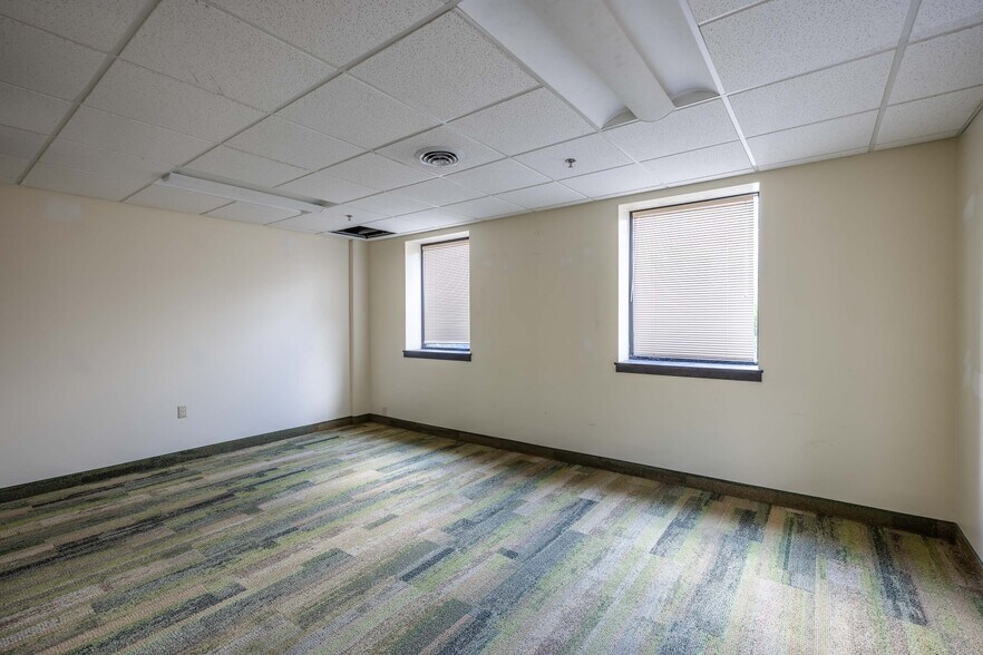 More Photos Of 300 Main St, East Rochester Medical For Lease