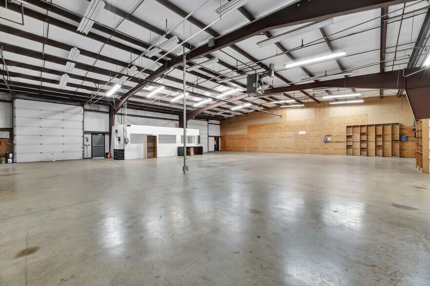 More Photos Of 73 Albe Dr, Newark Warehouse For Lease