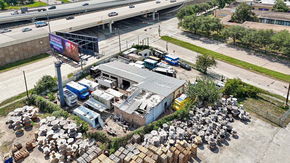 More Photos Of 3803 Eastex Fwy, Houston General Retail For Sale