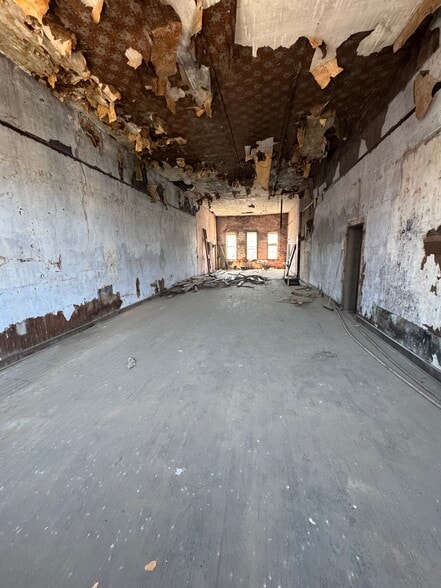 More Photos Of 725 Main St, Lafayette Storefront For Sale