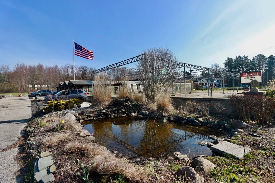 More Photos Of 8265 Euclid Chardon Rd, Kirtland Garden Center For Sale