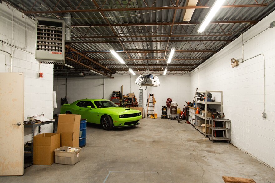 More Photos Of 24 Greco Ln, Warwick Manufacturing For Lease