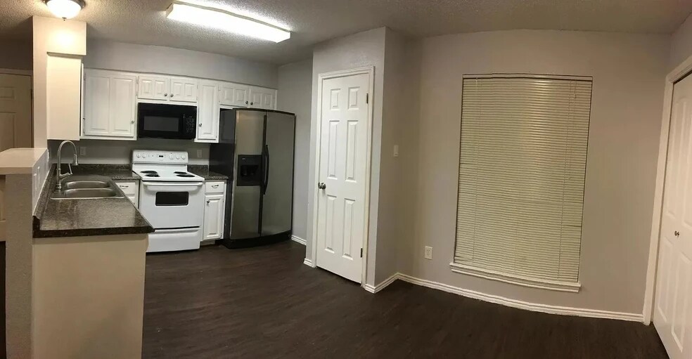 More Photos Of 8201 Riverstone Dr, Austin Multifamily For Sale