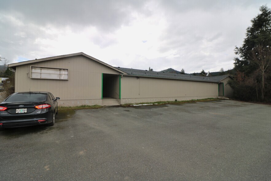 More Photos Of 127 Pacific Ave, Glendale Hotel For Sale