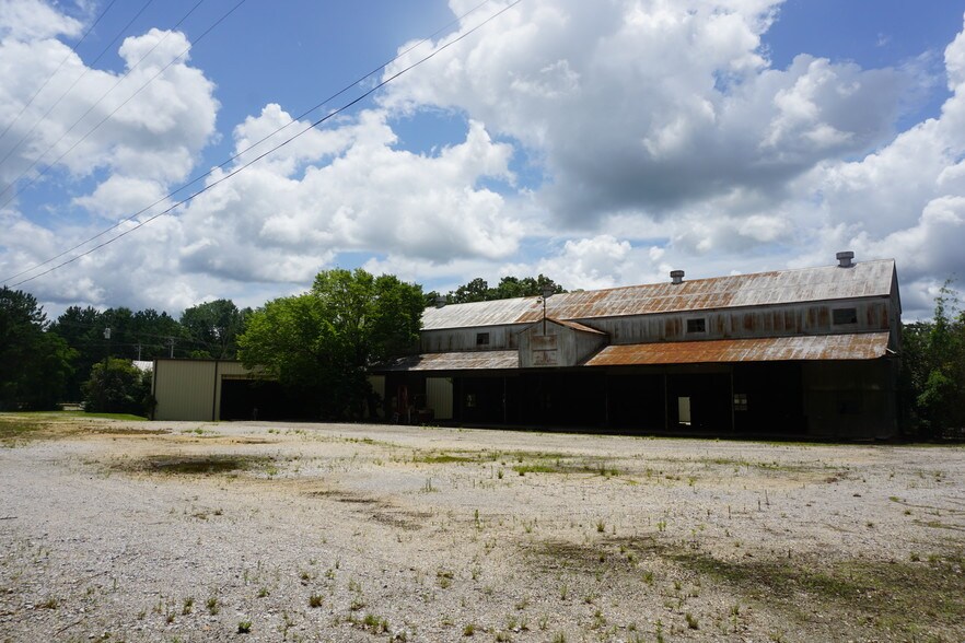 More Photos Of 403 N Main St, Evergreen Warehouse For Sale