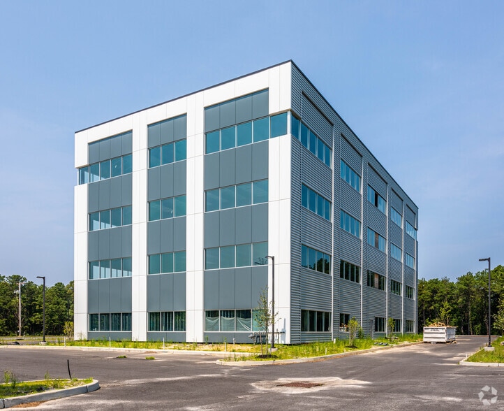 More Photos Of 1999 Cedarbridge Ave, Lakewood Office For Lease