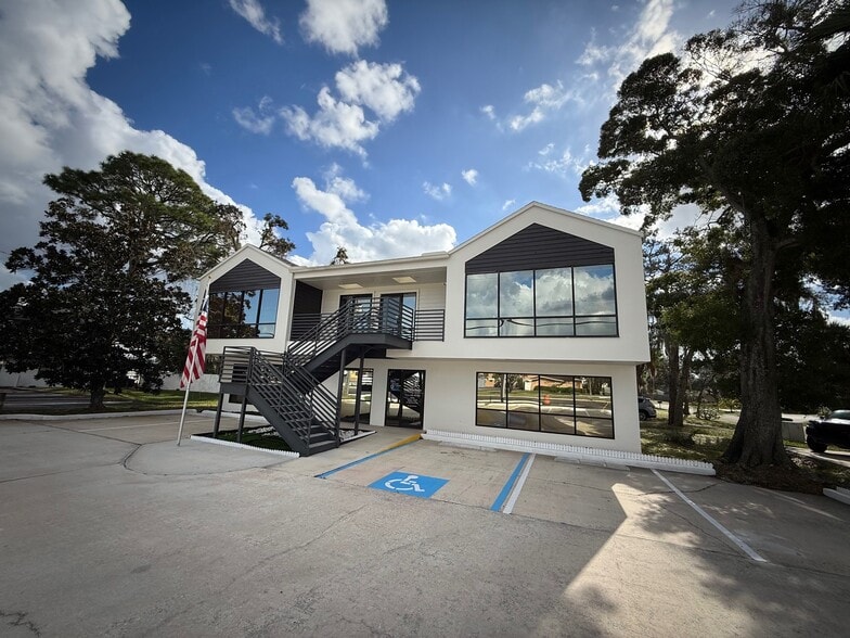 Primary Photo Of 47 W New Haven Ave, Melbourne Medical For Lease