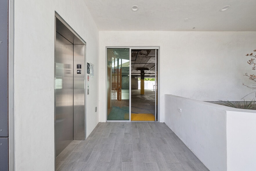 More Photos Of 11259 Washington Blvd, Culver City Medical For Sale