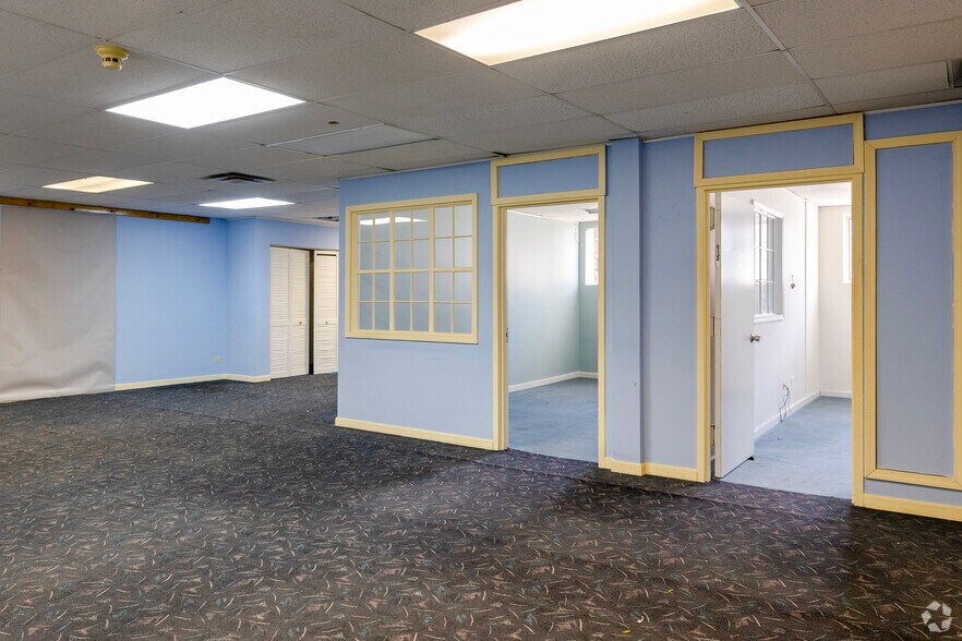 More Photos Of 5744 W Irving Park Rd, Chicago Office Residential For Sale