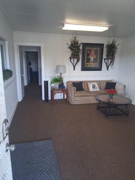 More Photos Of 4453 Broadway, Macon-Bibb Distribution For Lease