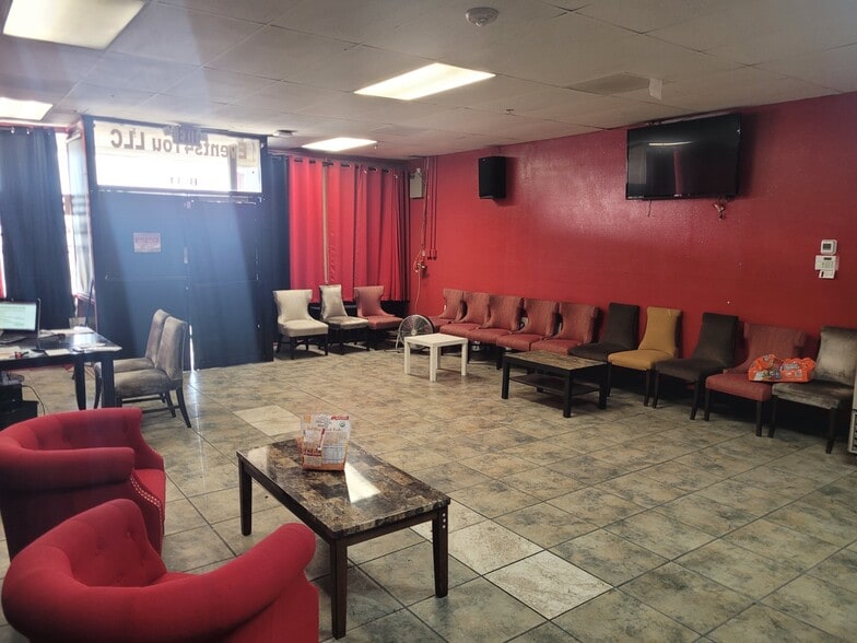 More Photos Of 953 E Sahara Ave, Las Vegas Storefront For Sale