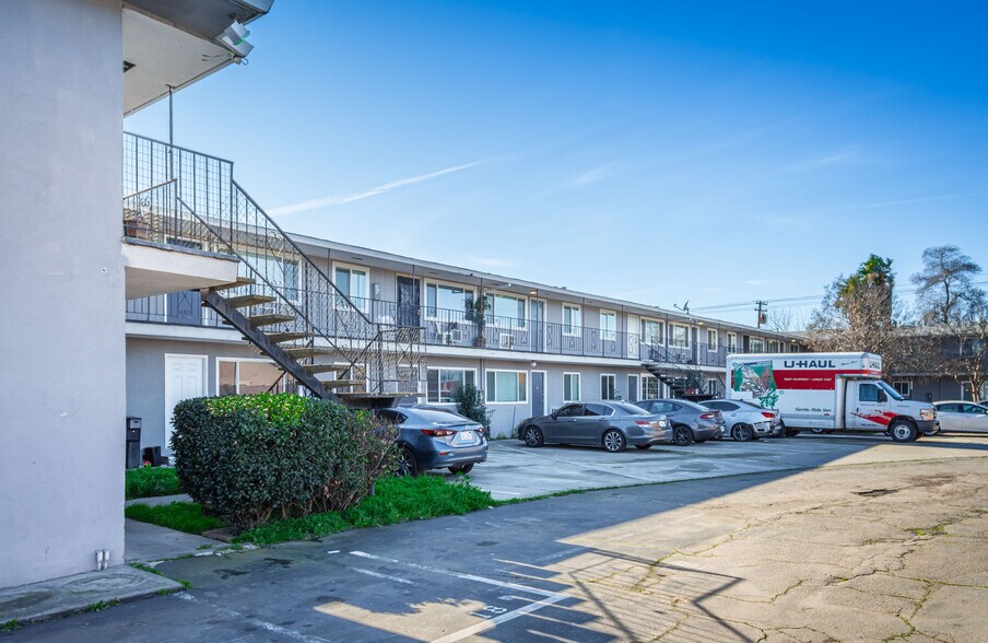 More Photos Of 1860 Ethan Way, Sacramento Apartments For Sale