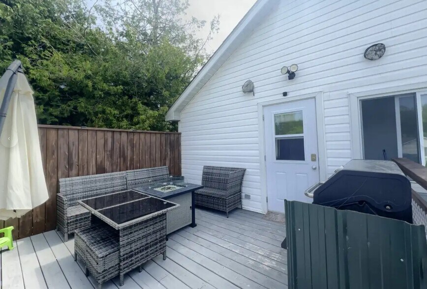 More Photos Of 6 Water st, Tehkummah Restaurant For Sale