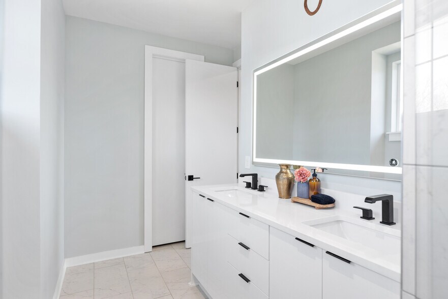More Photos Of 1233 Lischey Ave, Nashville Apartments For Sale