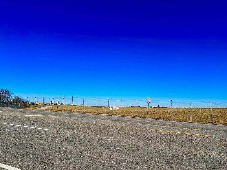 More Photos Of 2301 Dorsey Rd, Glen Burnie Office Residential For Lease