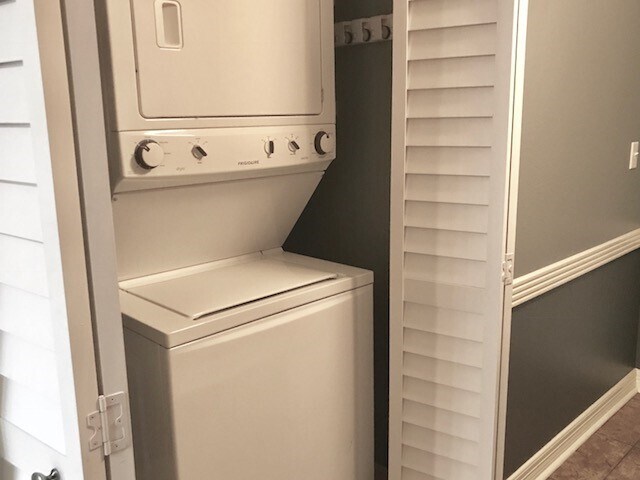 More Photos Of 7648 Broadview Dr, Houston Apartments For Sale