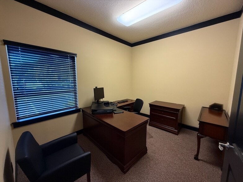 More Photos Of 5115 S Lakeland Dr, Lakeland Office For Sale