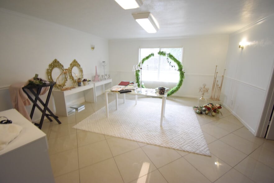 More Photos Of 401 Pennsylvania St, South Houston Lodge Meeting Hall For Sale