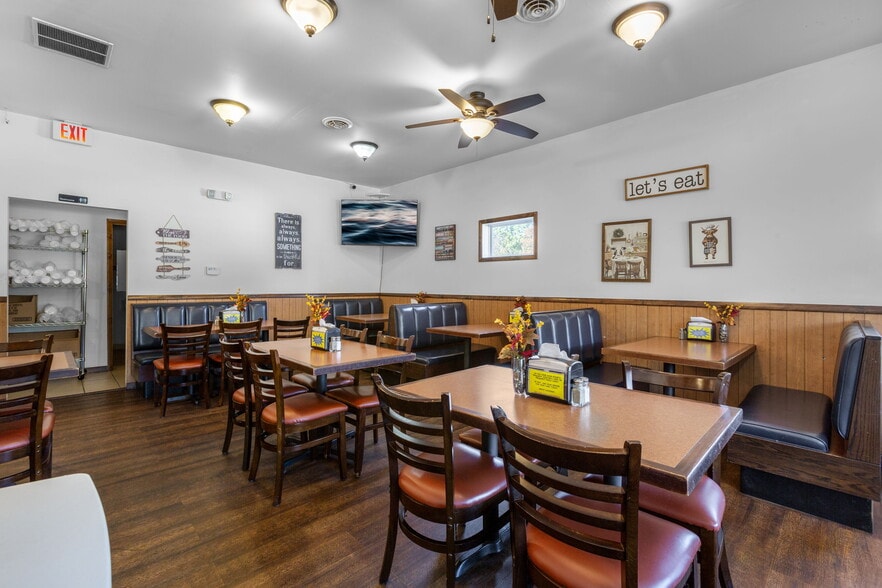 More Photos Of 5036 Paw Paw Lake Rd, Coloma Restaurant For Sale