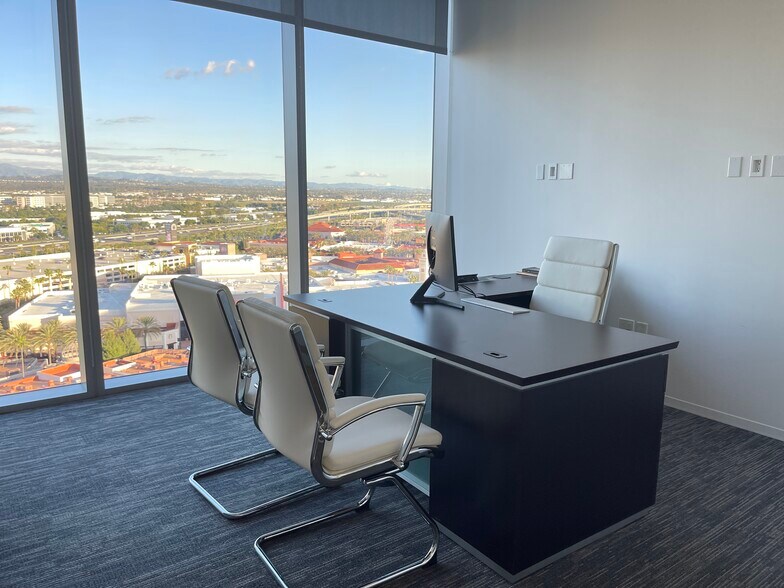 More Photos Of 200 Spectrum Center Dr, Irvine Office For Lease