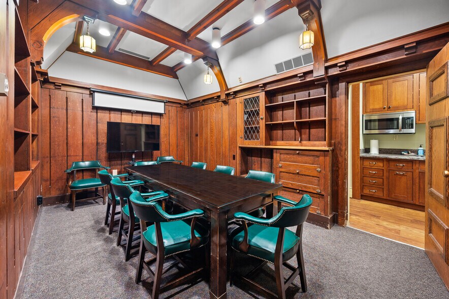 More Photos Of 24 W 6th Ave, Helena Office For Lease