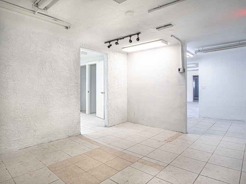 More Photos Of 7618 US Highway 19, New Port Richey Storefront Retail Office For Lease