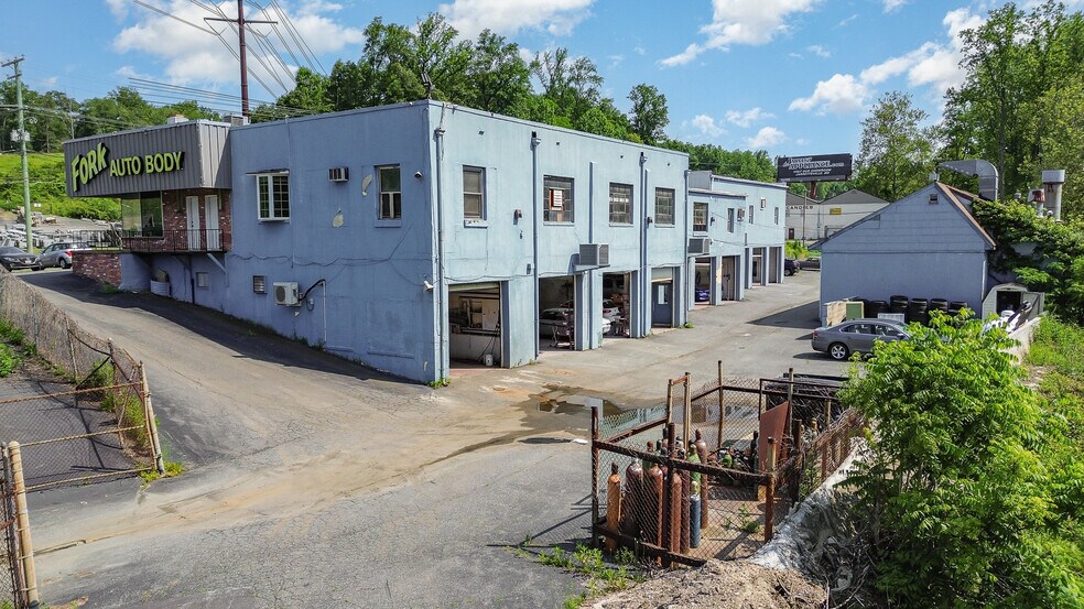 More Photos Of 2705 Belair Rd, Fallston Auto Repair For Lease