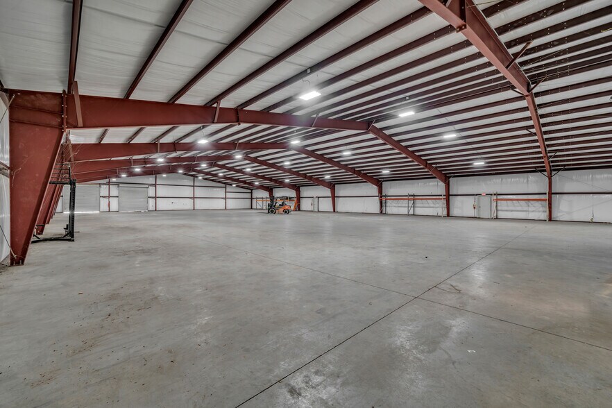 More Photos Of 368 Nike Rd, Jeffersonville Distribution For Sale