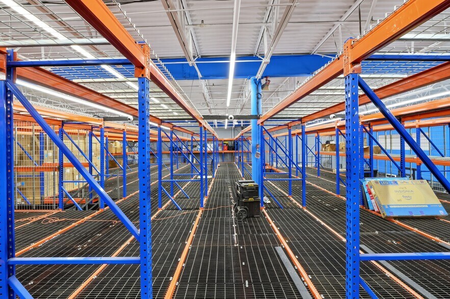 More Photos Of 610 Ryan Ave, Westville Warehouse For Lease